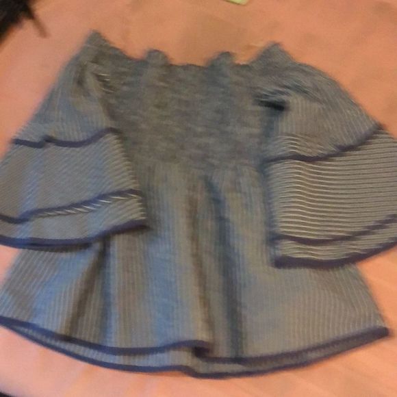 American Eagle Outfitters off shoulder/tiered bell sleeves/smocked sz XS/stripes - Picture 12 of 16